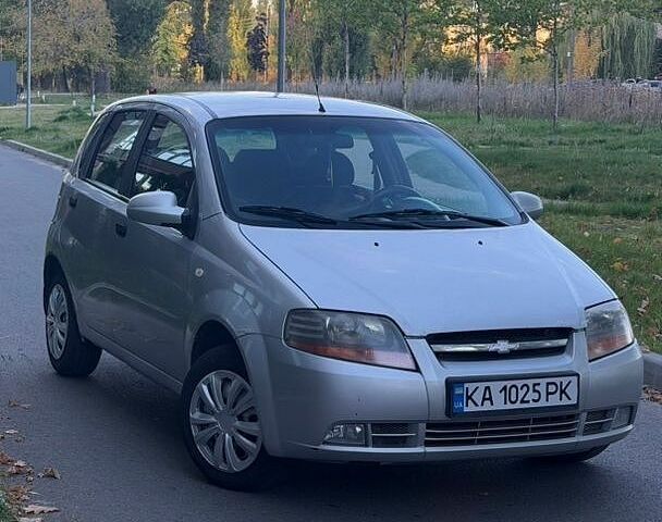 Сірий Шевроле Авео, об'ємом двигуна 1.5 л та пробігом 322 тис. км за 1850 $, фото 1 на Automoto.ua