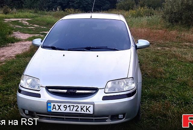 Серый Шевроле Авео, объемом двигателя 1.5 л и пробегом 200 тыс. км за 2000 $, фото 1 на Automoto.ua