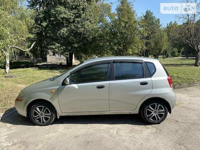 Сірий Шевроле Авео, об'ємом двигуна 1.5 л та пробігом 260 тис. км за 3700 $, фото 1 на Automoto.ua