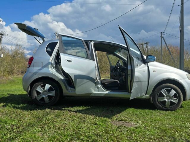 Серый Шевроле Авео, объемом двигателя 1.5 л и пробегом 229 тыс. км за 2906 $, фото 1 на Automoto.ua