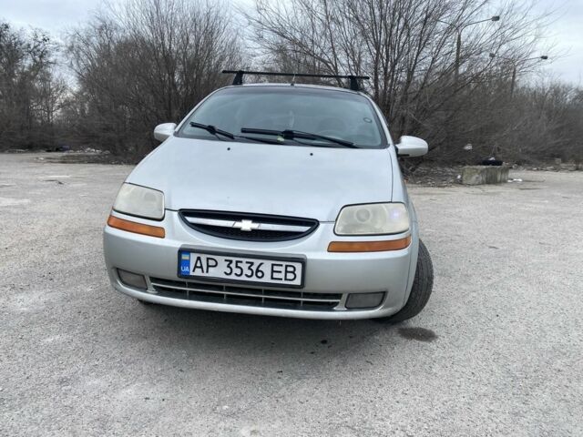 Серый Шевроле Авео, объемом двигателя 1.5 л и пробегом 297 тыс. км за 2000 $, фото 1 на Automoto.ua