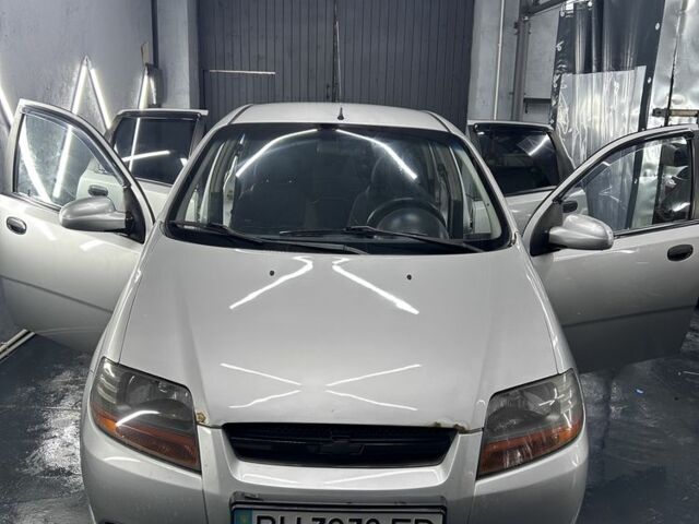 Серый Шевроле Авео, объемом двигателя 1.5 л и пробегом 288 тыс. км за 2400 $, фото 1 на Automoto.ua