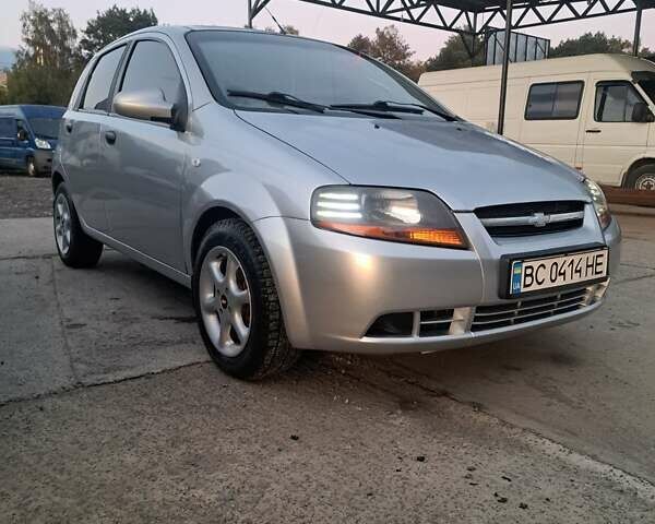 Серый Шевроле Авео, объемом двигателя 1.5 л и пробегом 217 тыс. км за 2500 $, фото 1 на Automoto.ua