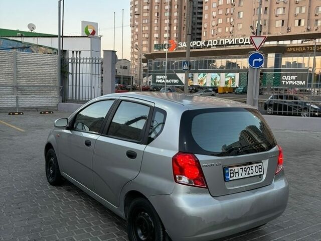 Серый Шевроле Авео, объемом двигателя 1.5 л и пробегом 220 тыс. км за 1999 $, фото 1 на Automoto.ua