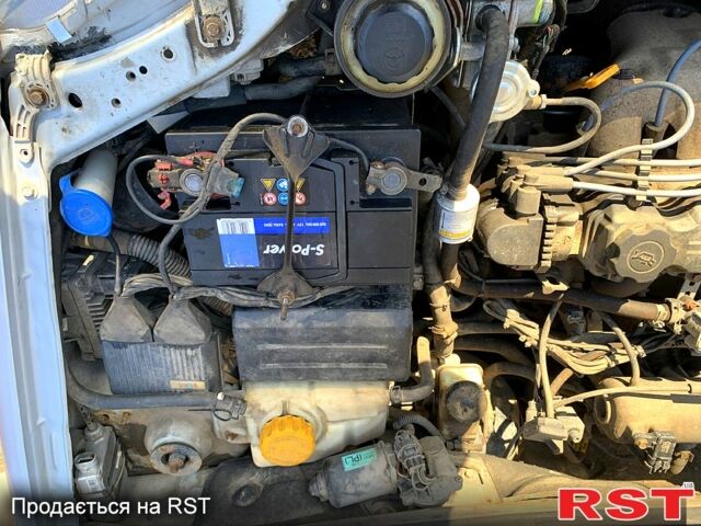 Серый Шевроле Авео, объемом двигателя 1.5 л и пробегом 230 тыс. км за 3300 $, фото 1 на Automoto.ua