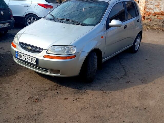 Серый Шевроле Авео, объемом двигателя 1.5 л и пробегом 150 тыс. км за 2950 $, фото 1 на Automoto.ua