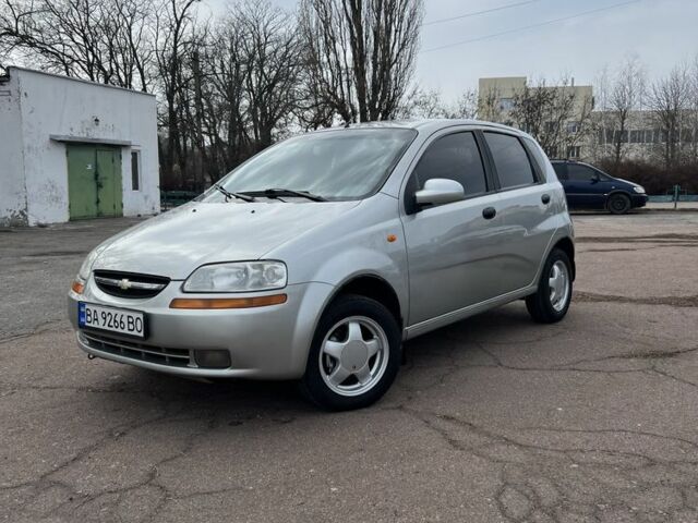 Серый Шевроле Авео, объемом двигателя 1.5 л и пробегом 250 тыс. км за 2600 $, фото 1 на Automoto.ua