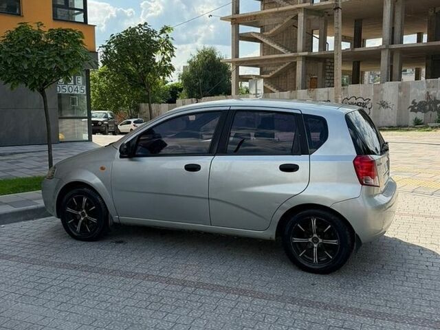 Серый Шевроле Авео, объемом двигателя 1.5 л и пробегом 410 тыс. км за 4200 $, фото 1 на Automoto.ua