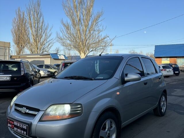 Серый Шевроле Авео, объемом двигателя 1.5 л и пробегом 292 тыс. км за 3400 $, фото 1 на Automoto.ua