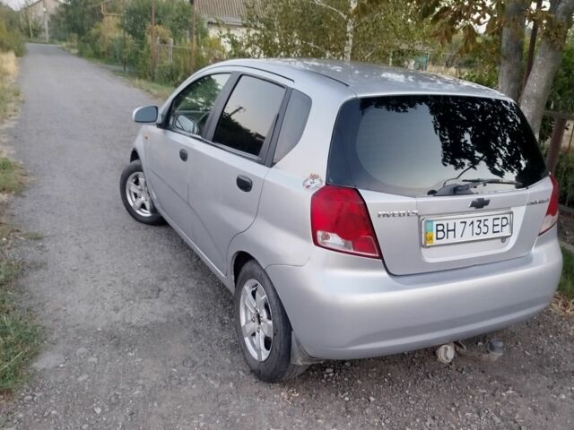 Сірий Шевроле Авео, об'ємом двигуна 1.5 л та пробігом 500 тис. км за 2200 $, фото 1 на Automoto.ua