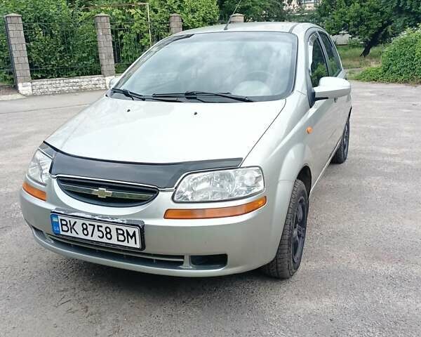 Сірий Шевроле Авео, об'ємом двигуна 1.6 л та пробігом 174 тис. км за 2900 $, фото 1 на Automoto.ua