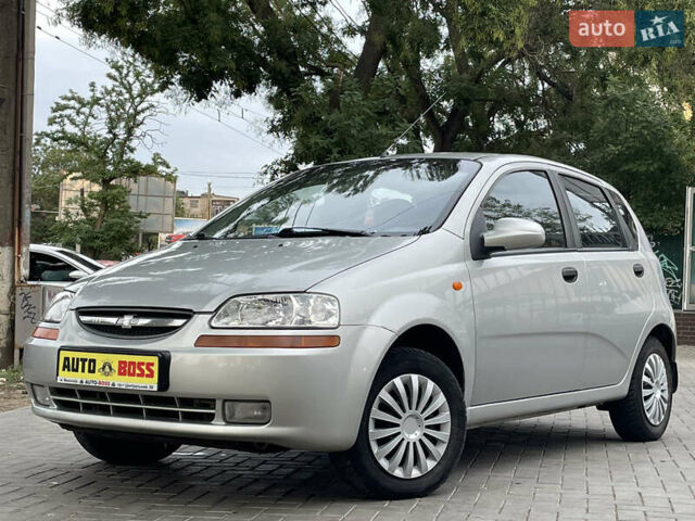 Серый Шевроле Авео, объемом двигателя 1.5 л и пробегом 259 тыс. км за 3499 $, фото 1 на Automoto.ua