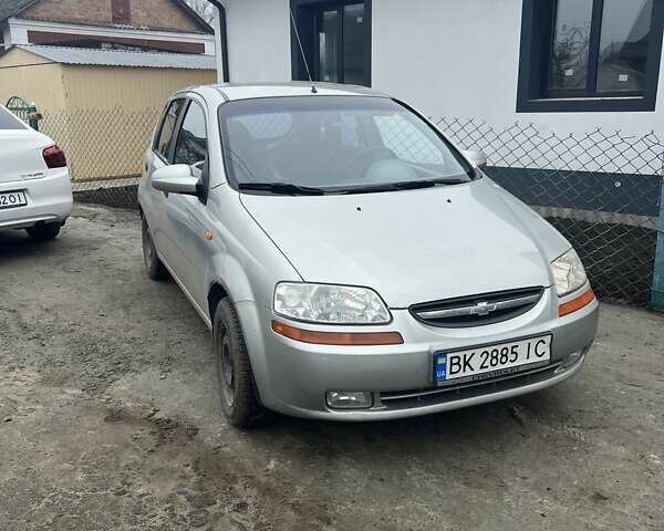 Сірий Шевроле Авео, об'ємом двигуна 1.5 л та пробігом 188 тис. км за 3200 $, фото 1 на Automoto.ua