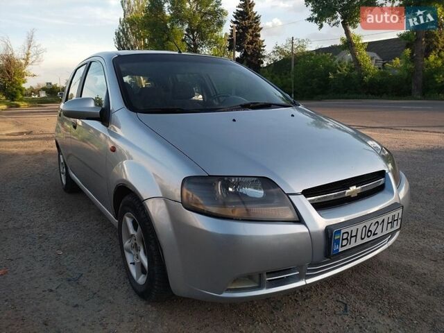 Сірий Шевроле Авео, об'ємом двигуна 1.5 л та пробігом 250 тис. км за 2500 $, фото 1 на Automoto.ua