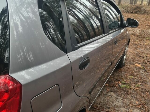 Серый Шевроле Авео, объемом двигателя 1.5 л и пробегом 120 тыс. км за 3400 $, фото 1 на Automoto.ua