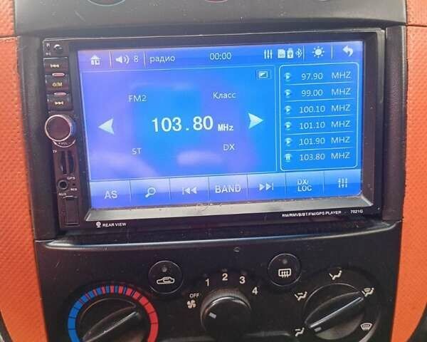 Сірий Шевроле Авео, об'ємом двигуна 1.15 л та пробігом 200 тис. км за 3000 $, фото 1 на Automoto.ua
