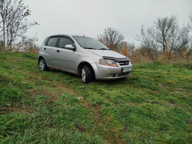 Серый Шевроле Авео, объемом двигателя 1.5 л и пробегом 250 тыс. км за 2300 $, фото 1 на Automoto.ua