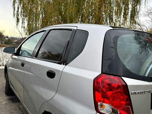 Сірий Шевроле Авео, об'ємом двигуна 1.5 л та пробігом 236 тис. км за 3200 $, фото 1 на Automoto.ua