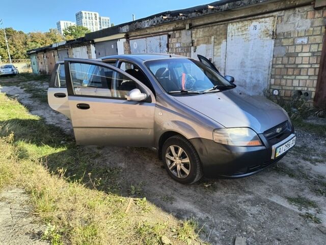 Сірий Шевроле Авео, об'ємом двигуна 1.5 л та пробігом 230 тис. км за 3815 $, фото 1 на Automoto.ua