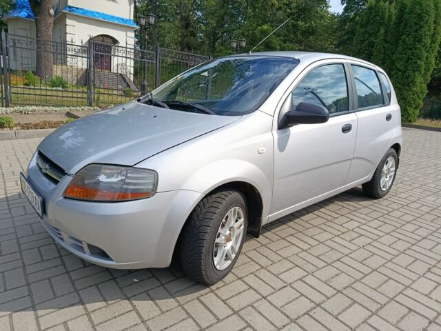 Серый Шевроле Авео, объемом двигателя 1.5 л и пробегом 200 тыс. км за 2898 $, фото 1 на Automoto.ua