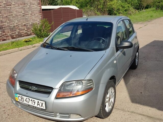 Серый Шевроле Авео, объемом двигателя 1.5 л и пробегом 213 тыс. км за 3200 $, фото 1 на Automoto.ua