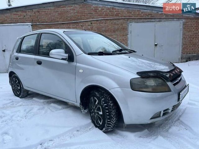 Серый Шевроле Авео, объемом двигателя 1.5 л и пробегом 220 тыс. км за 2400 $, фото 1 на Automoto.ua