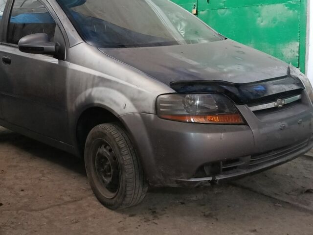 Серый Шевроле Авео, объемом двигателя 1.5 л и пробегом 300 тыс. км за 1200 $, фото 1 на Automoto.ua