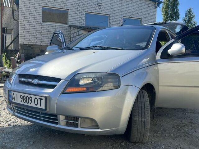Серый Шевроле Авео, объемом двигателя 1.5 л и пробегом 167 тыс. км за 2107 $, фото 1 на Automoto.ua