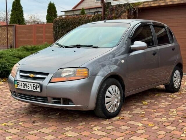 Серый Шевроле Авео, объемом двигателя 1 л и пробегом 180 тыс. км за 2350 $, фото 1 на Automoto.ua