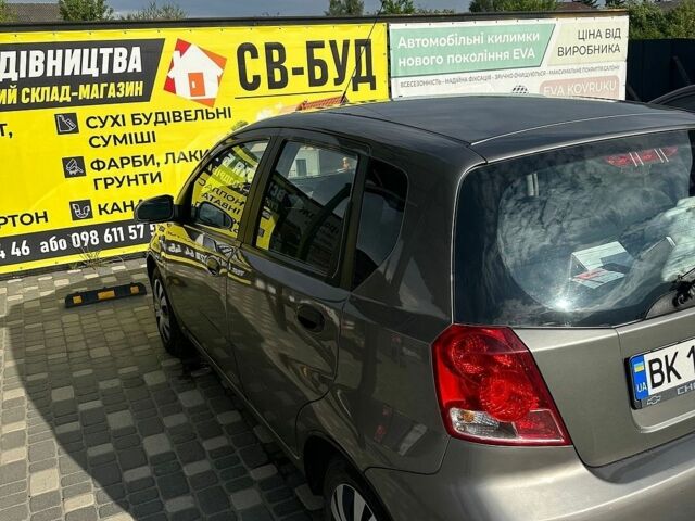 Серый Шевроле Авео, объемом двигателя 1.5 л и пробегом 245 тыс. км за 4000 $, фото 1 на Automoto.ua