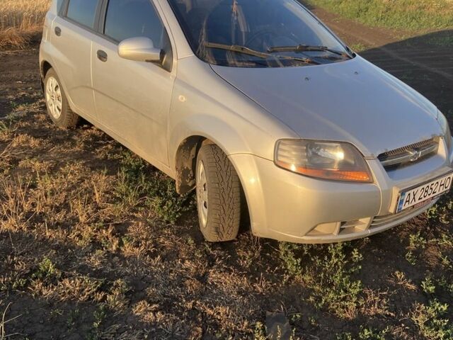 Серый Шевроле Авео, объемом двигателя 1.5 л и пробегом 300 тыс. км за 1650 $, фото 1 на Automoto.ua