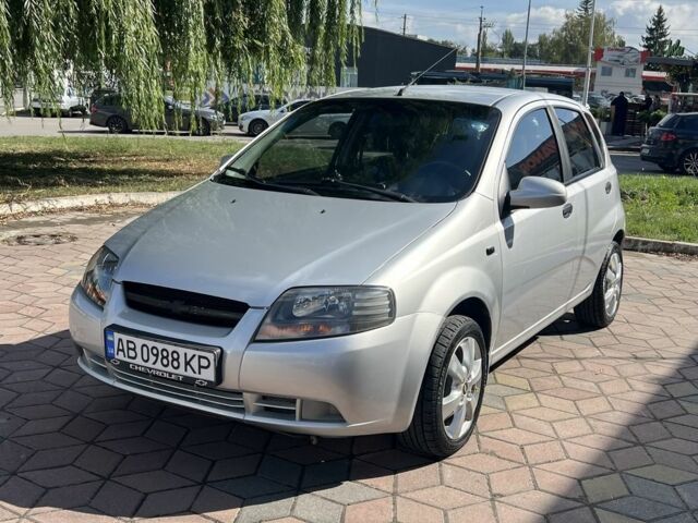 Серый Шевроле Авео, объемом двигателя 1.5 л и пробегом 198 тыс. км за 3399 $, фото 1 на Automoto.ua
