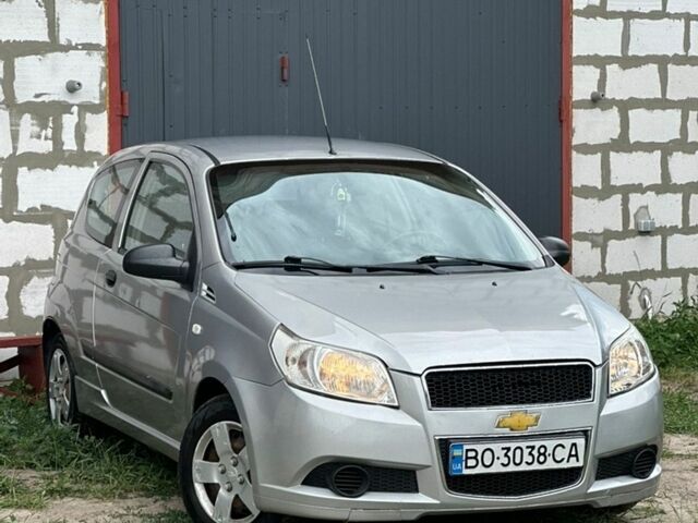 Серый Шевроле Авео, объемом двигателя 1.5 л и пробегом 149 тыс. км за 2499 $, фото 1 на Automoto.ua