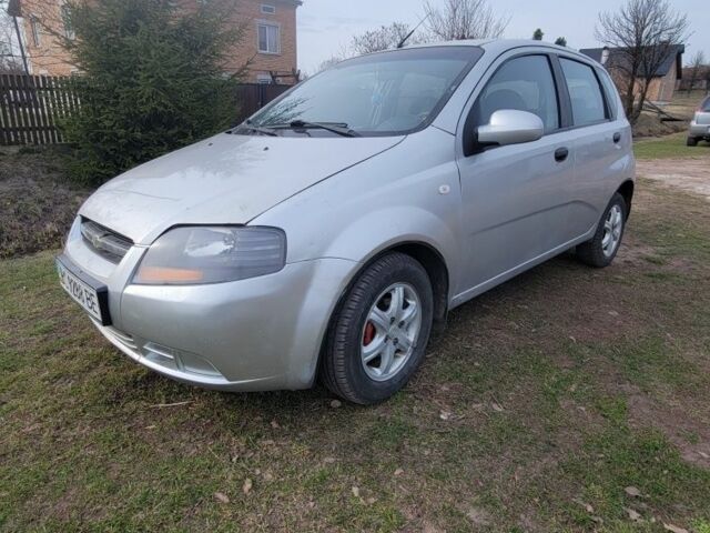 Серый Шевроле Авео, объемом двигателя 1.5 л и пробегом 130 тыс. км за 1350 $, фото 1 на Automoto.ua