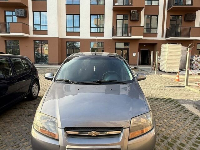 Сірий Шевроле Авео, об'ємом двигуна 1.5 л та пробігом 160 тис. км за 3000 $, фото 1 на Automoto.ua