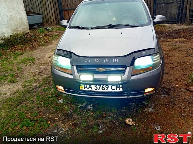Сірий Шевроле Авео, об'ємом двигуна 1.5 л та пробігом 200 тис. км за 2700 $, фото 1 на Automoto.ua
