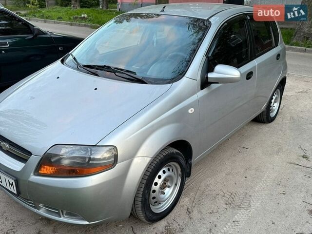 Серый Шевроле Авео, объемом двигателя 1.5 л и пробегом 258 тыс. км за 3200 $, фото 1 на Automoto.ua