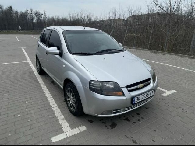 Серый Шевроле Авео, объемом двигателя 1.5 л и пробегом 280 тыс. км за 2599 $, фото 1 на Automoto.ua