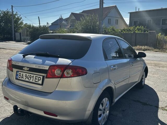 Серый Шевроле Авео, объемом двигателя 1.6 л и пробегом 200 тыс. км за 3600 $, фото 1 на Automoto.ua