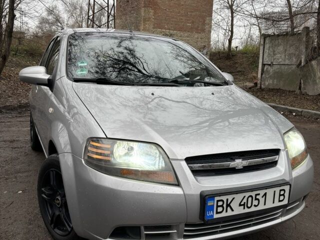 Серый Шевроле Авео, объемом двигателя 1.2 л и пробегом 240 тыс. км за 3200 $, фото 1 на Automoto.ua