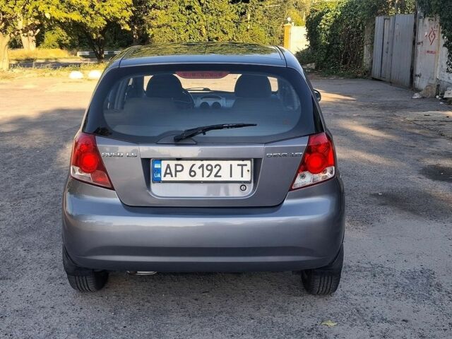 Серый Шевроле Авео, объемом двигателя 1.5 л и пробегом 165 тыс. км за 3500 $, фото 1 на Automoto.ua