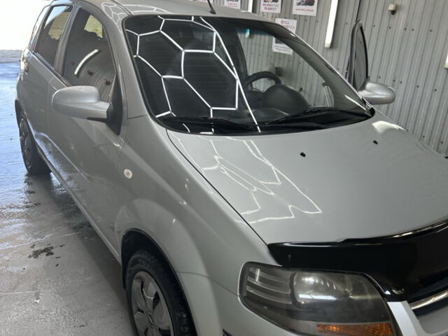 Серый Шевроле Авео, объемом двигателя 1.5 л и пробегом 195 тыс. км за 3100 $, фото 1 на Automoto.ua