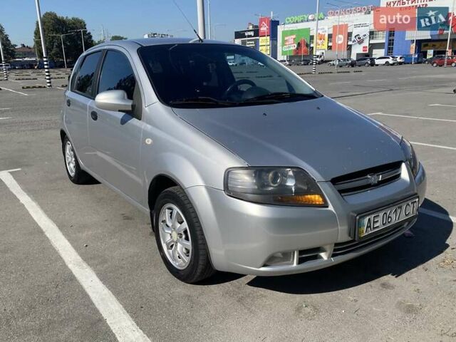 Серый Шевроле Авео, объемом двигателя 1.5 л и пробегом 284 тыс. км за 2850 $, фото 1 на Automoto.ua