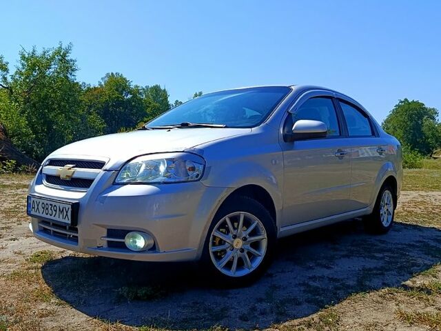 Серый Шевроле Авео, объемом двигателя 1.6 л и пробегом 210 тыс. км за 3750 $, фото 1 на Automoto.ua