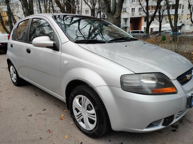 Серый Шевроле Авео, объемом двигателя 1.5 л и пробегом 197 тыс. км за 3700 $, фото 1 на Automoto.ua