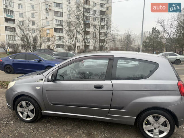 Сірий Шевроле Авео, об'ємом двигуна 1.5 л та пробігом 137 тис. км за 4000 $, фото 1 на Automoto.ua