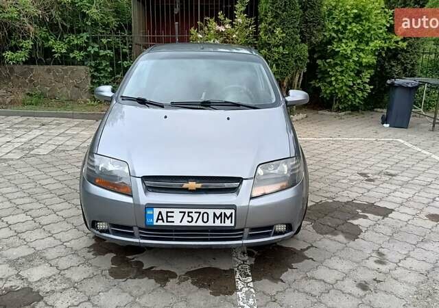 Серый Шевроле Авео, объемом двигателя 1.5 л и пробегом 138 тыс. км за 3350 $, фото 1 на Automoto.ua