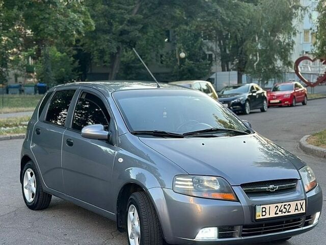 Серый Шевроле Авео, объемом двигателя 1.5 л и пробегом 167 тыс. км за 4250 $, фото 1 на Automoto.ua