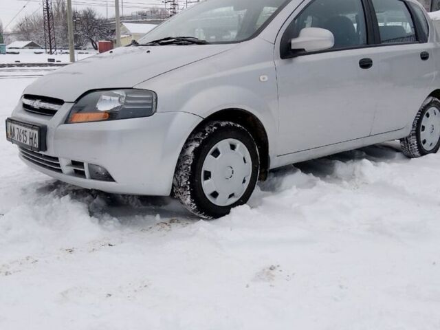 Серый Шевроле Авео, объемом двигателя 1.5 л и пробегом 277 тыс. км за 3300 $, фото 1 на Automoto.ua