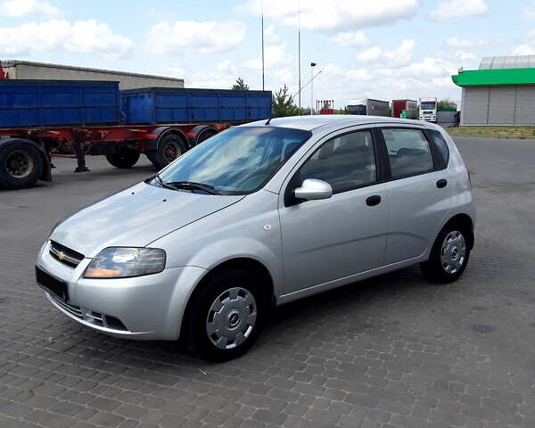 Серый Шевроле Авео, объемом двигателя 1.5 л и пробегом 115 тыс. км за 5500 $, фото 1 на Automoto.ua